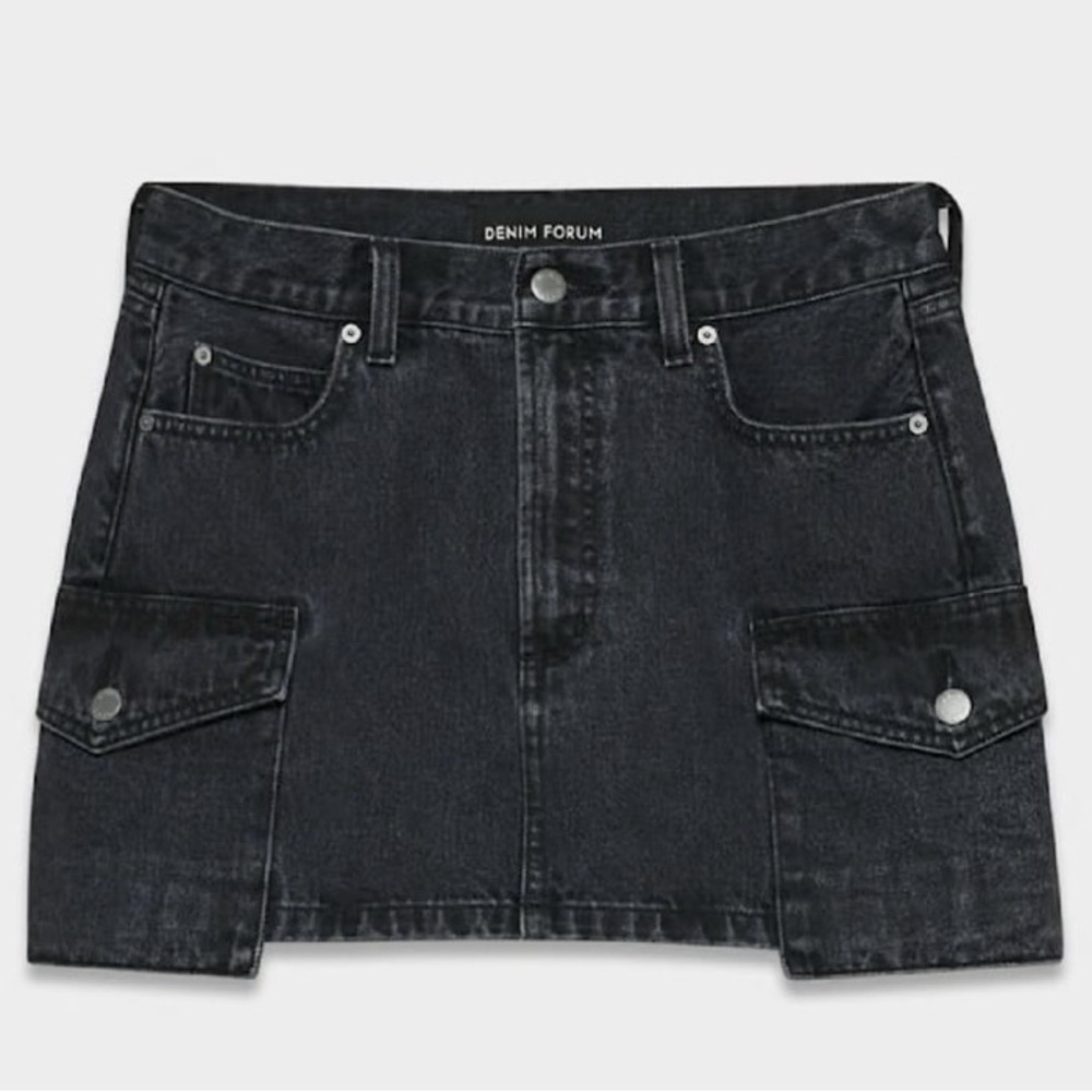 🖤 Aritzia Denim Forum '90s Cargo Mini Skirt in Black Aritzia Black Denim Skirt